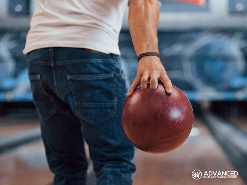 Bowlers thumb - hand specialist in Singapore